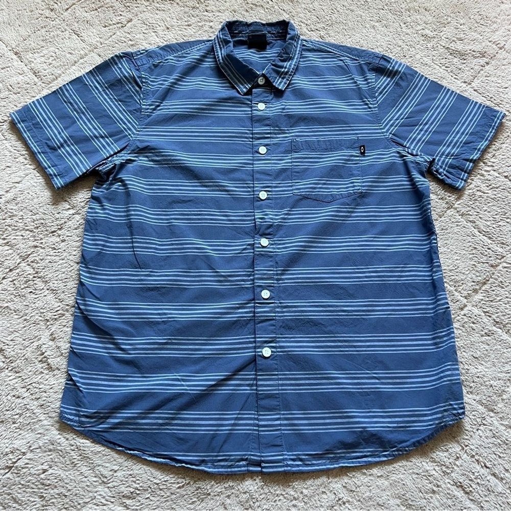 Oakley Striped Short Sleeve Button Down Shirt Preppy Minimalist Beach Size M